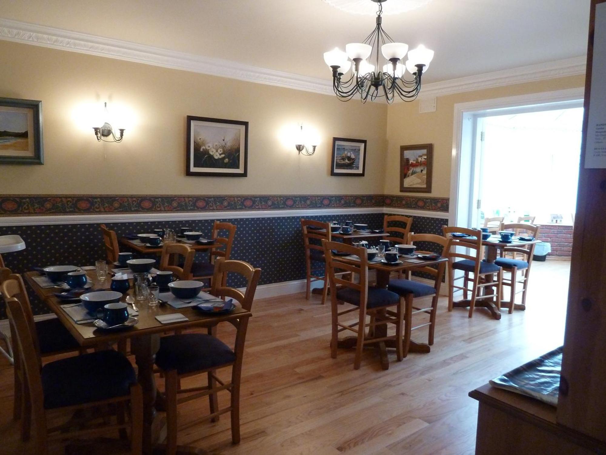 Westwinds Guestlodge Γκάλγουεϊ Εξωτερικό φωτογραφία
