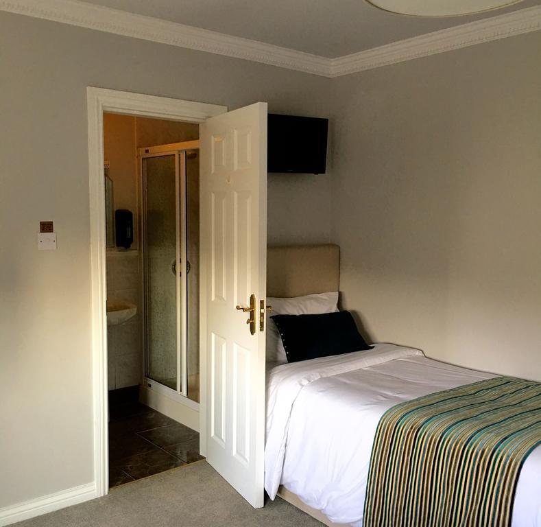 Westwinds Guestlodge Γκάλγουεϊ Εξωτερικό φωτογραφία