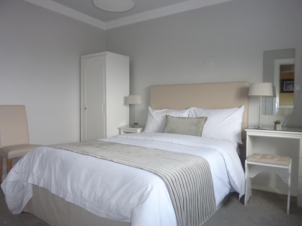 Westwinds Guestlodge Γκάλγουεϊ Εξωτερικό φωτογραφία