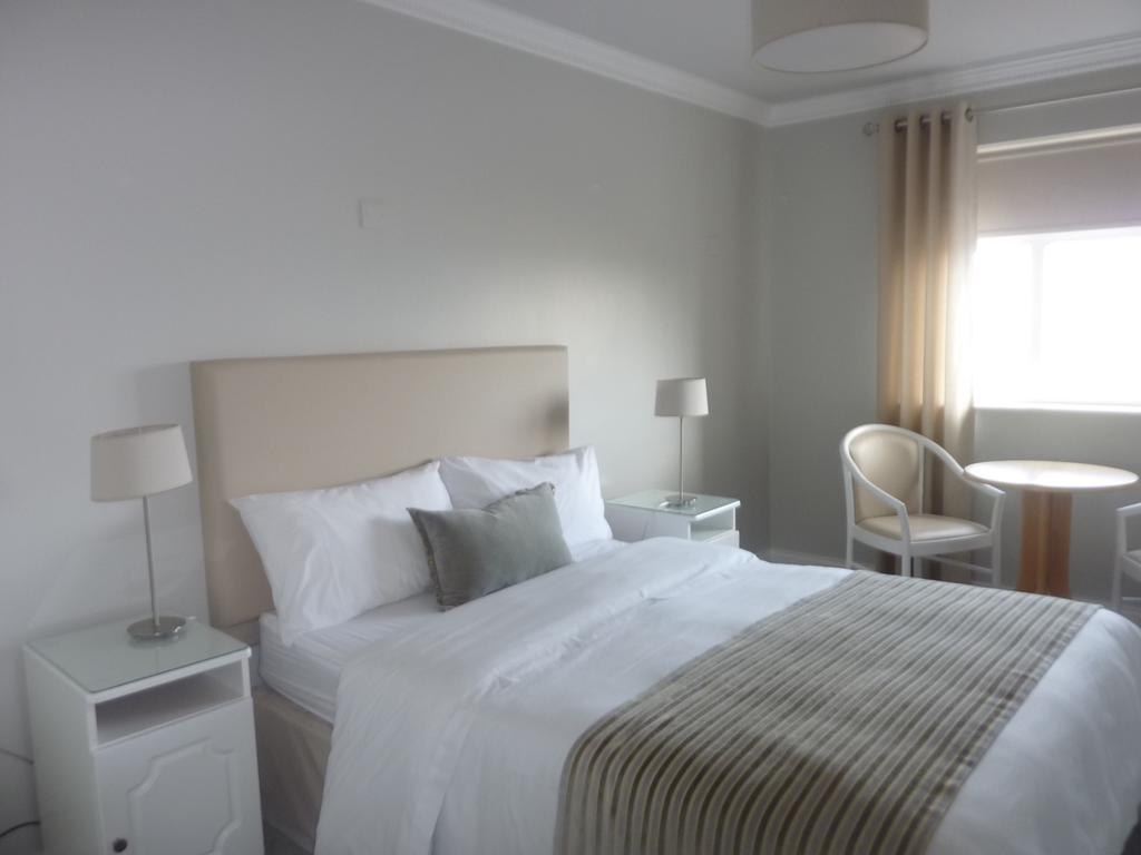 Westwinds Guestlodge Γκάλγουεϊ Εξωτερικό φωτογραφία